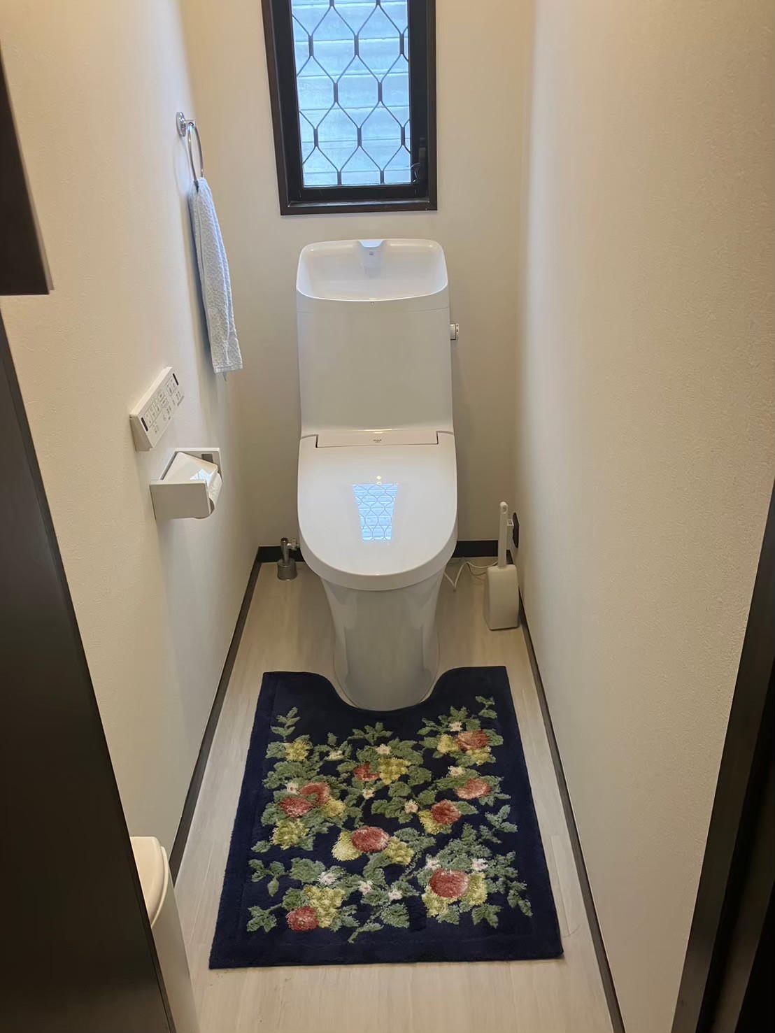 前橋市文京町H様　LIXIL アメージュシャワートイレZ2 トイレ交換工事