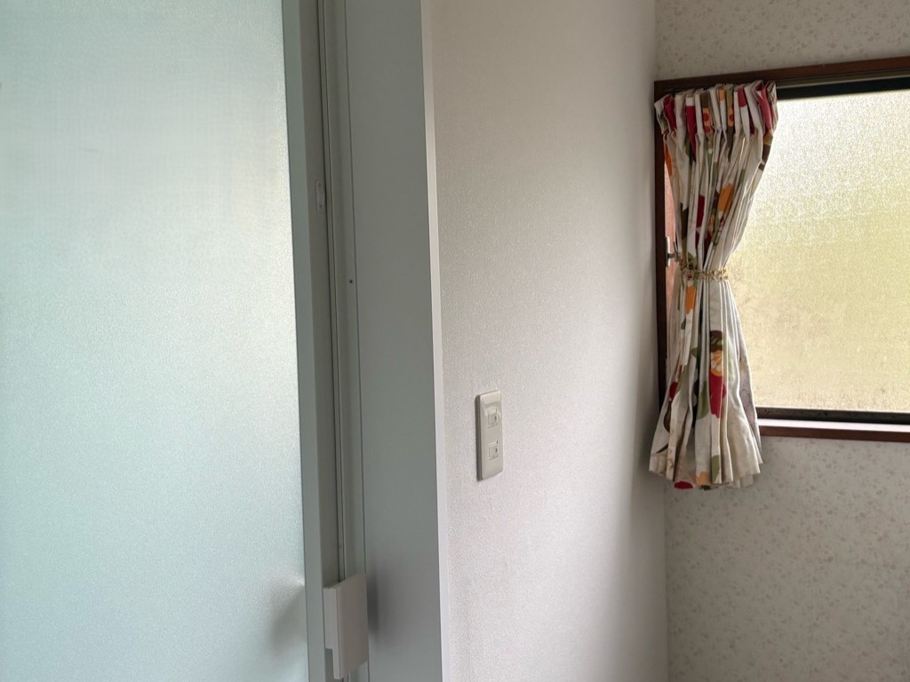 ⑥脱衣所のクロス交換