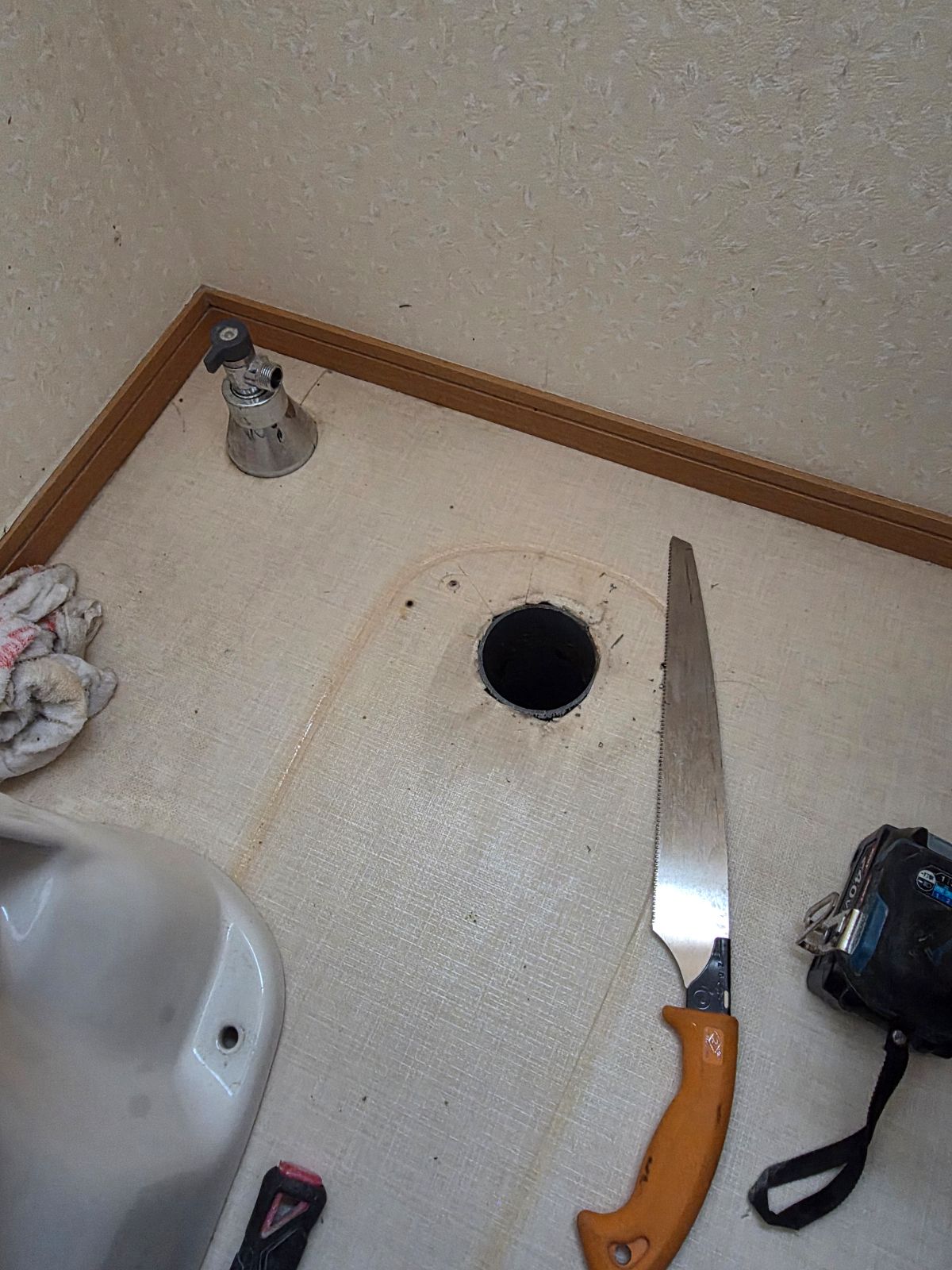 ②既存トイレの撤去